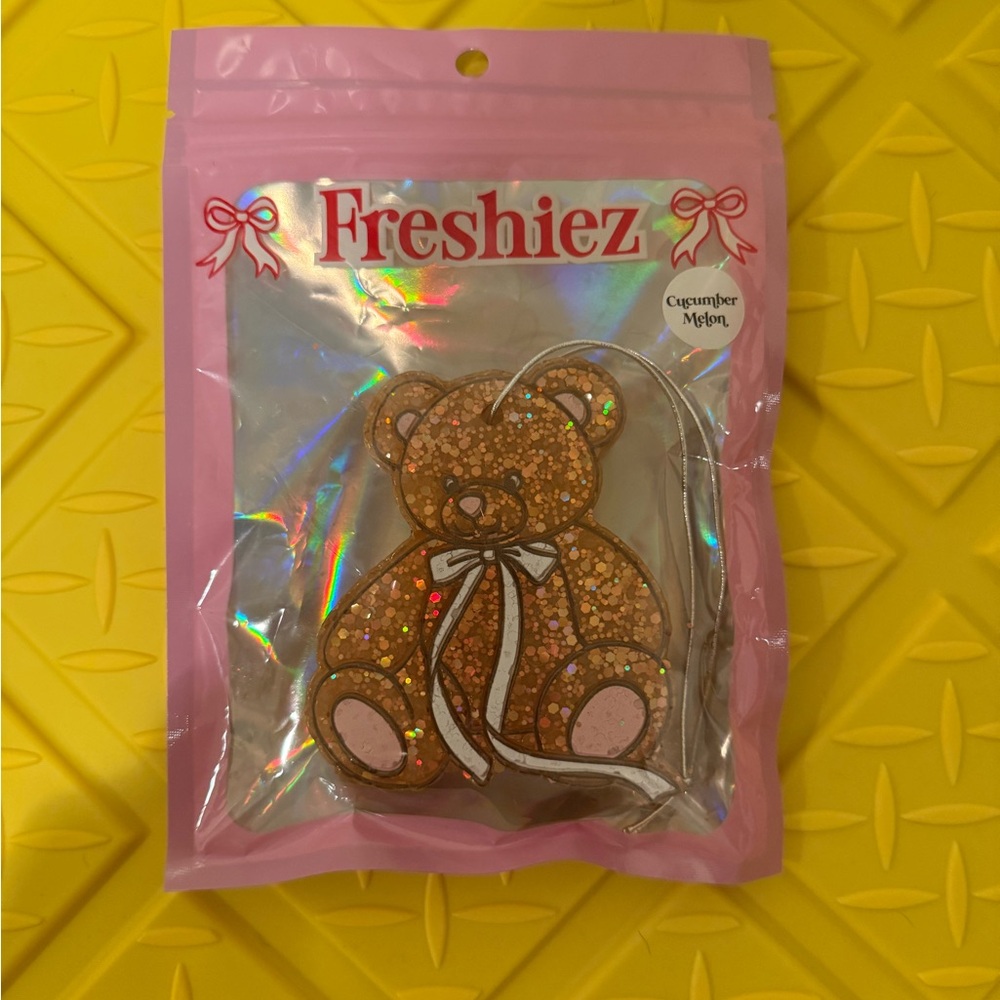 New Simply Southern Freshiez Glitter Bear Air Freshener Cucumber Melon